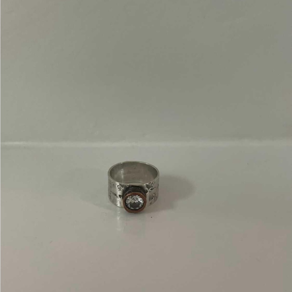 Elegant Silver Ring with Crystal Accent
